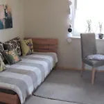 #2 Ruhiges Gemütliches Gästezimmer Mit 2 Einzelbetten Gemeinschaftsbad W-lan Airport Nah Late Night Check In Haus Nr 9,5 Habitación en casa particular Trunkelsberg