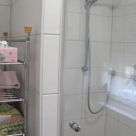 Cozy Airport Guesthouse: Twin With Shared Bath Homestay
