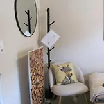Homestay szállás #2 Komfortables Grosszuegiges Gaestezimmer Mit 2 Betten Gemeinschaftsbad W-lan Airport Nah Late Night Check In Haus Nr 9,5 *